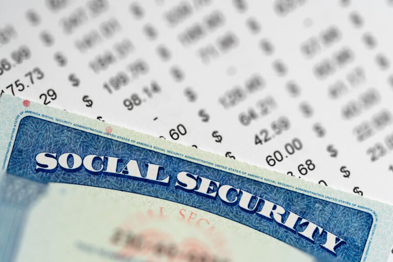 USA Social Security Card on calculations of income for retirement